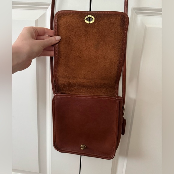 Vintage Brown Leather Coach Purse 0337-245 with Gold Hardware Crossbody - Picture 3 of 10